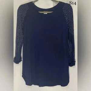 Cover Stitched 3/4 studded sleeve‎ tshirt